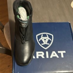 Brand new in box size 5 Ariat leather zip ankle boots